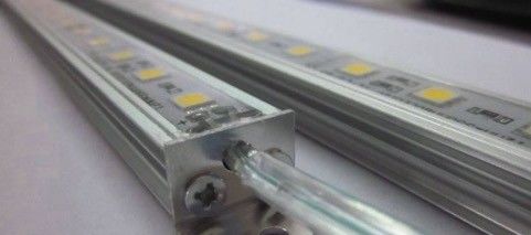Programowanie diody LED SMD 5050, zmiana koloru o 16 cali Zewnętrzne oświetlenie taśmy LED