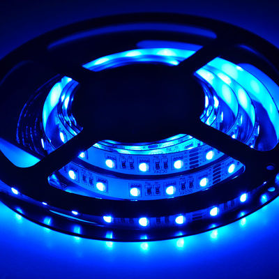 Cyfrowa taśma LED z bezpłatną taśmą świetlną 5050 18W / M Oświetlenie Elastyczna lampa DC5V o szerokości 10 mm